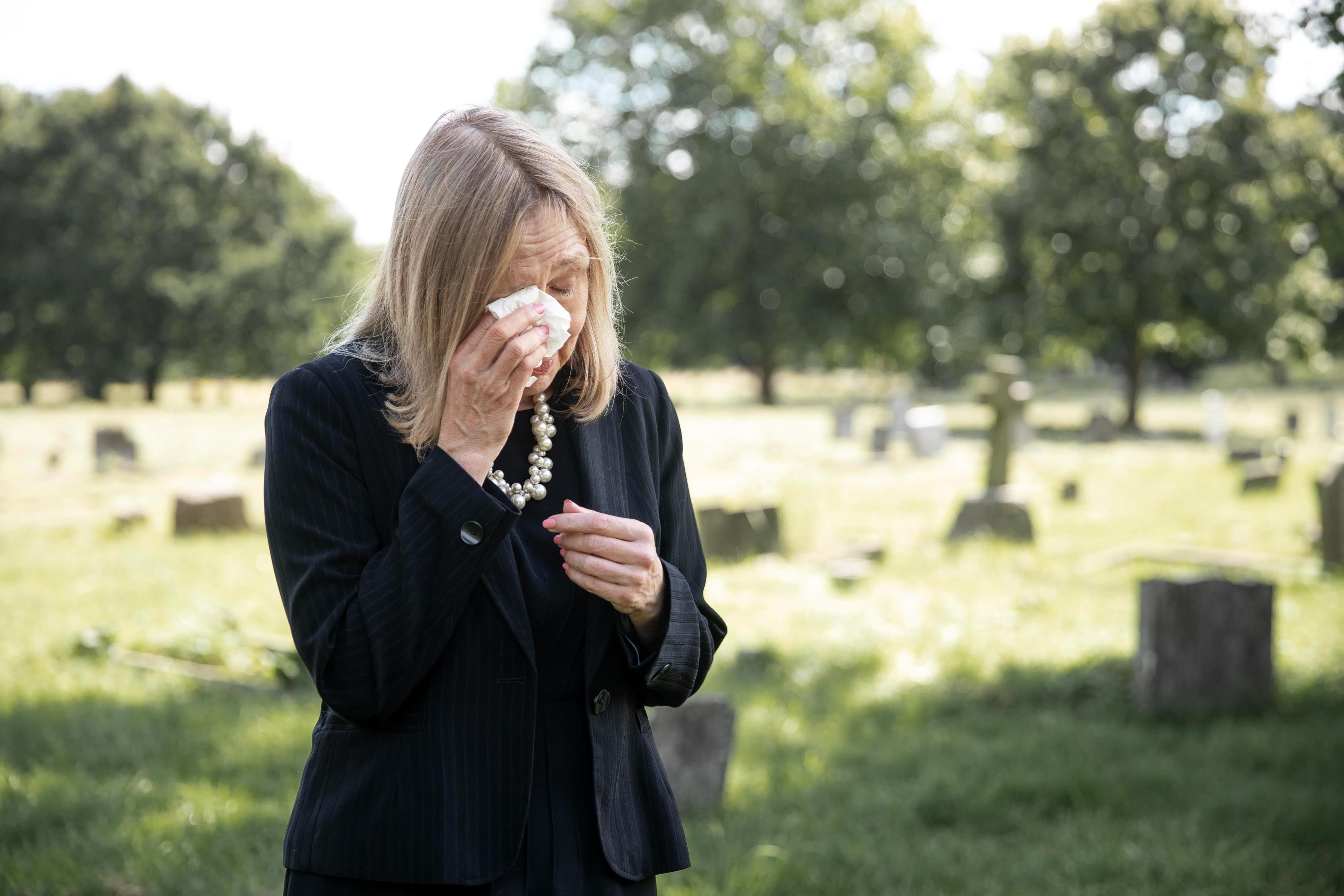 A Psychologist Reveals: ‘Prolonged Grief Disorder’ May Be the Hidden Reason You Feel Stuck in Loss